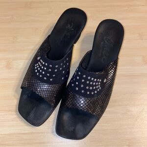 ONEX Eden Kitten Heels Slide on Mules Silver Snakeskin with Box size 7 M